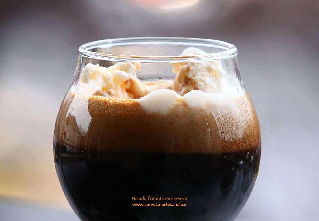 Postre: Helado flotante en cerveza | Cómo hacer cerveza artesanal en casa