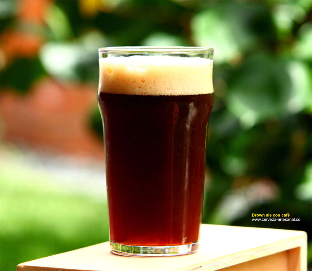 Vaso de cerveza tipo pinta para porters, stouts, y lagers comerciales